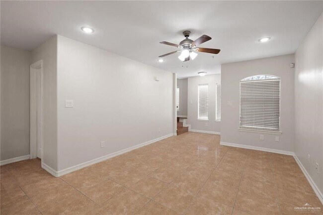 Building Photo - 12 S 48th Ln
