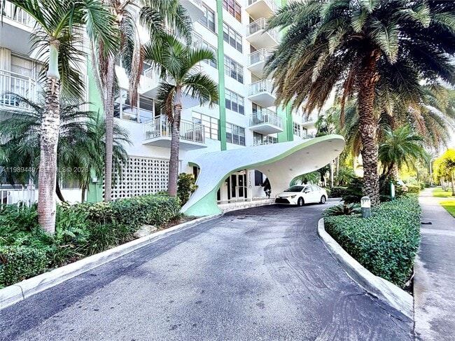 Building Photo - 2150 Sans Souci Blvd