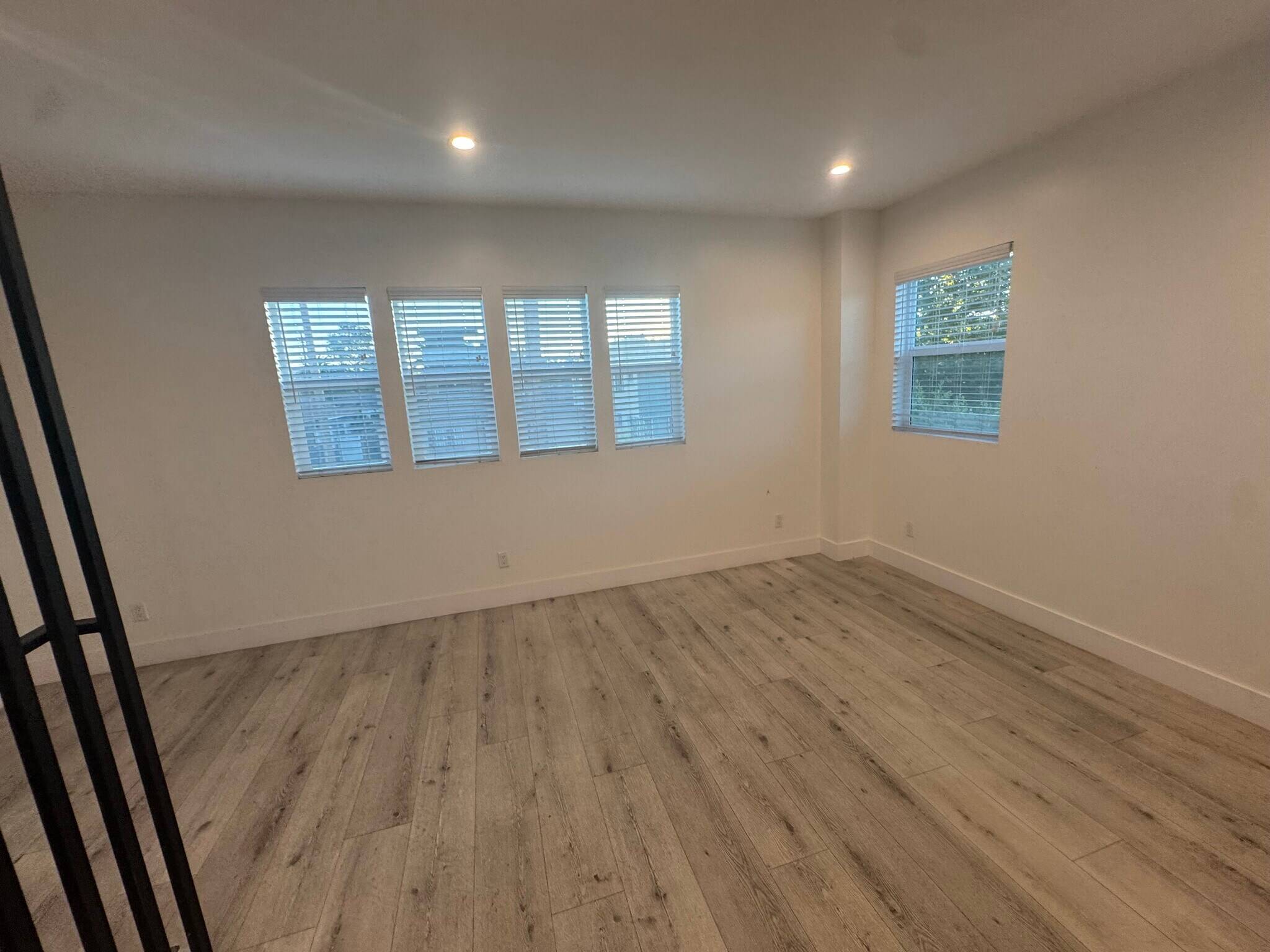 Building Photo - 5919 Dauphin Ave