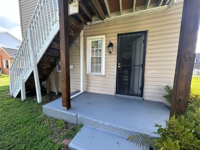Building Photo - 2-Bedroom Duplex in Norfolk "ASK ABOUT OUR...