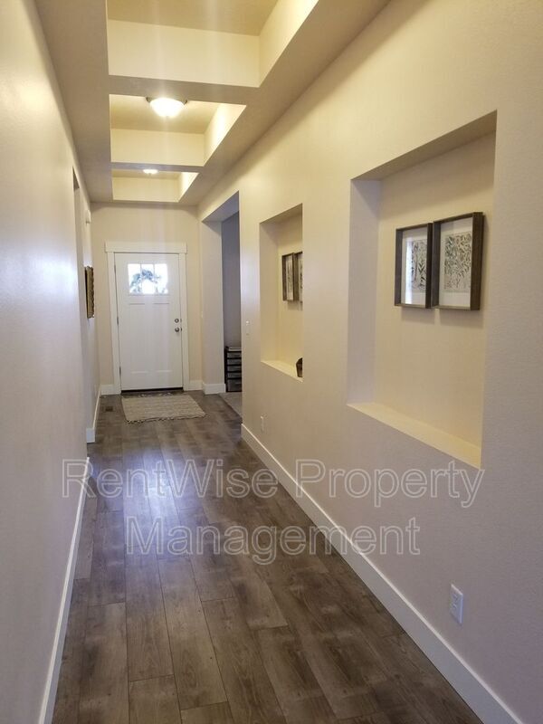 Building Photo - 16717 Heathrow Way