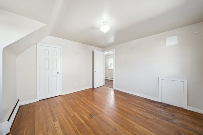 Building Photo - 3212 Orchard St