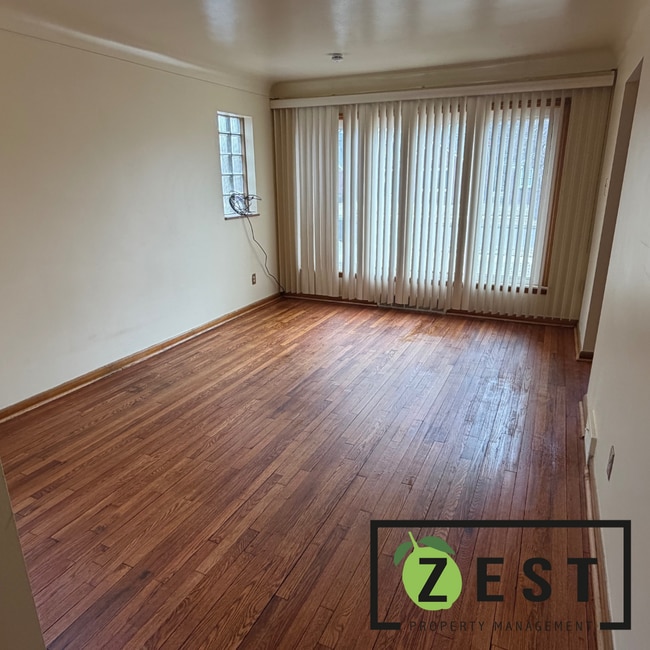 Building Photo - Excellent 3 Bed 1.5 Bath with basement & garage only $1,250/mo!  Open House Friday March 20th 3-3...