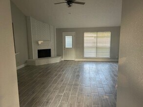 Building Photo - 3415 Wingdale Ct