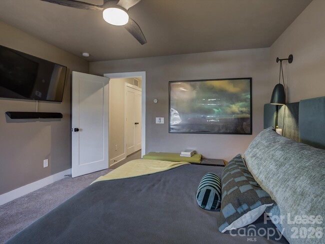 Building Photo - 11015 Stetler St