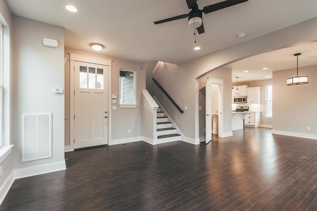 Building Photo - 2134 15th Ave N