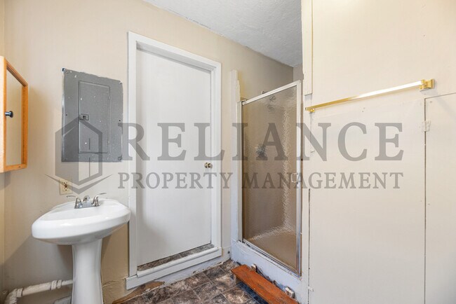 Building Photo - 2732 N Grove St