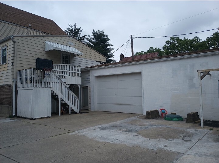 Building Photo - 4707 E Washington St