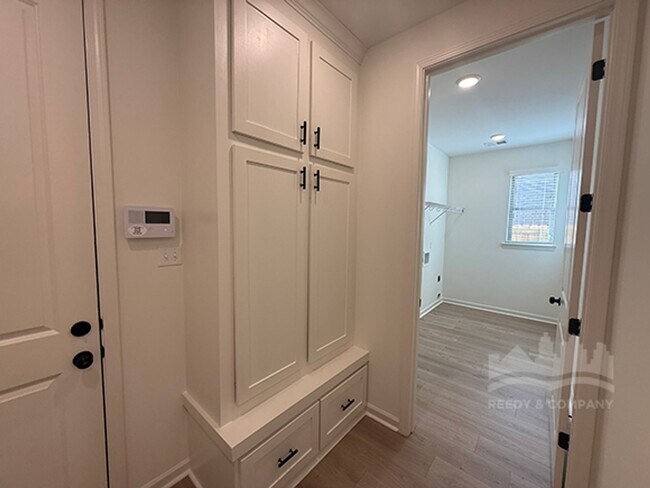 Building Photo - Beautiful NEW BUILD in Cordova!