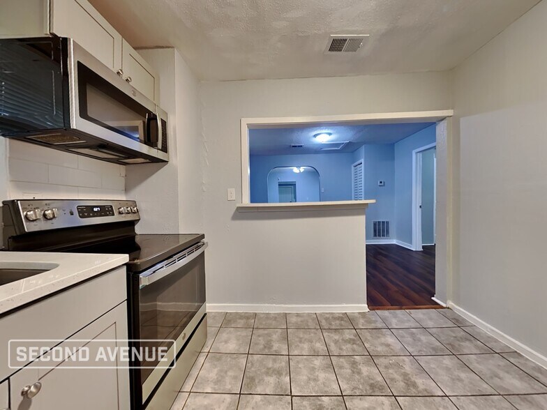 Building Photo - 5721 Teeler Ave