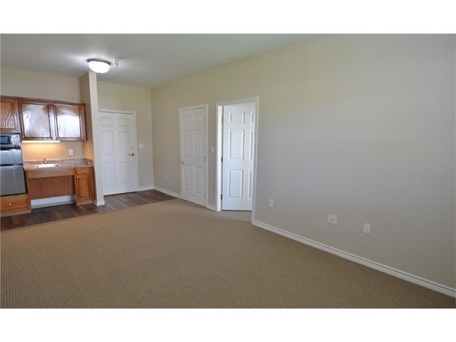 Building Photo - 355 W Westchester Pkwy