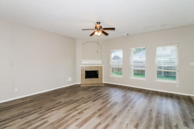 Building Photo - 3951 Eastland Lake Dr