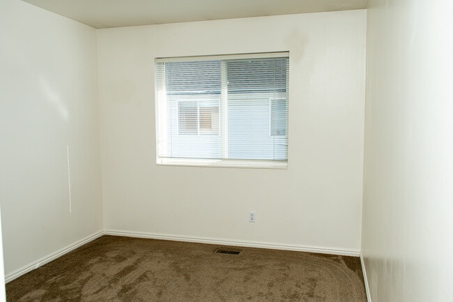 Building Photo - 1394 N 290 W