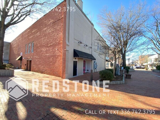 Building Photo - 102 E Front St
