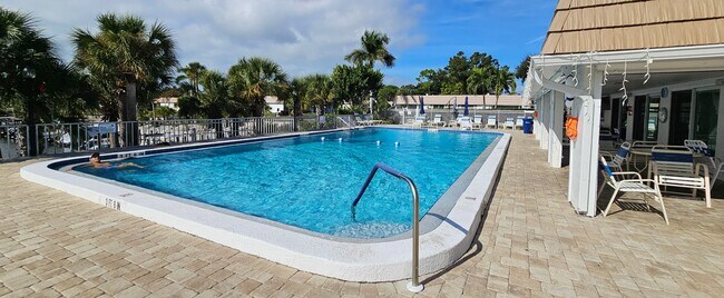 Building Photo - 2009 Riverbluff Pkwy