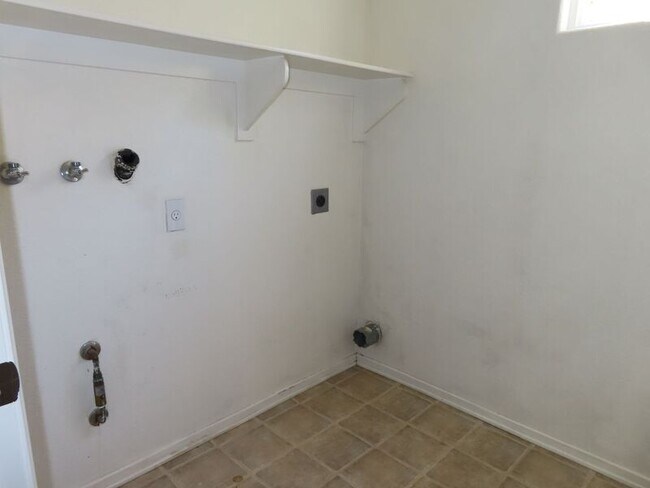 Building Photo - 41410 Juniper St