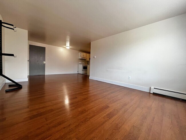 Building Photo - Mathews634 (KC-JF-NB)