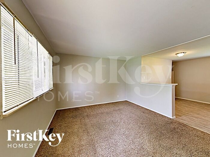 Building Photo - 1140 Estes Dr