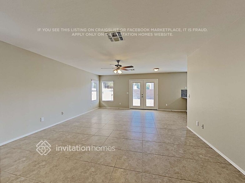 Building Photo - 12805 W Laurel Ln