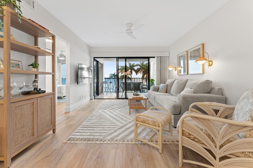 Building Photo - 6287 Bahia del Mar Cir