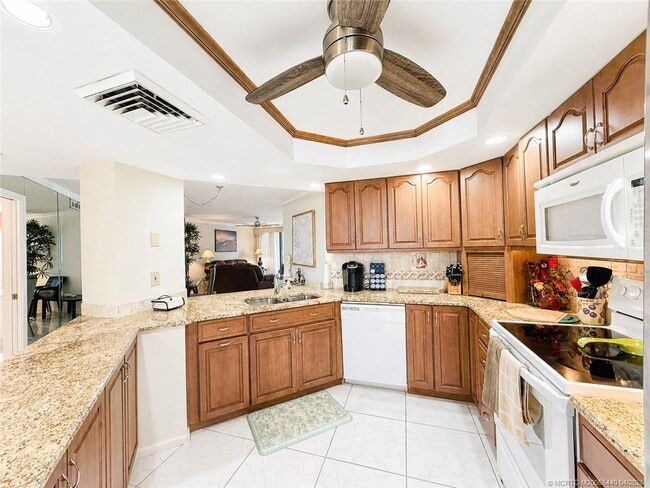 Building Photo - 9500 S Ocean Dr