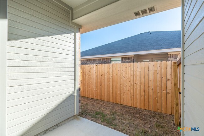 Building Photo - 107 Lost Trl