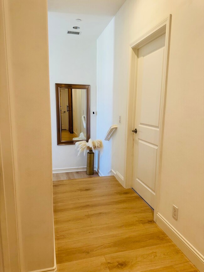 Building Photo - 113 Churchill