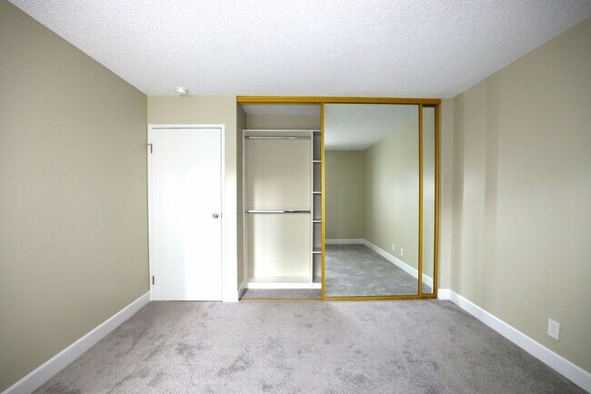 Building Photo - Gorgeous 1 bedroom/1 bath Condo in San Mat...