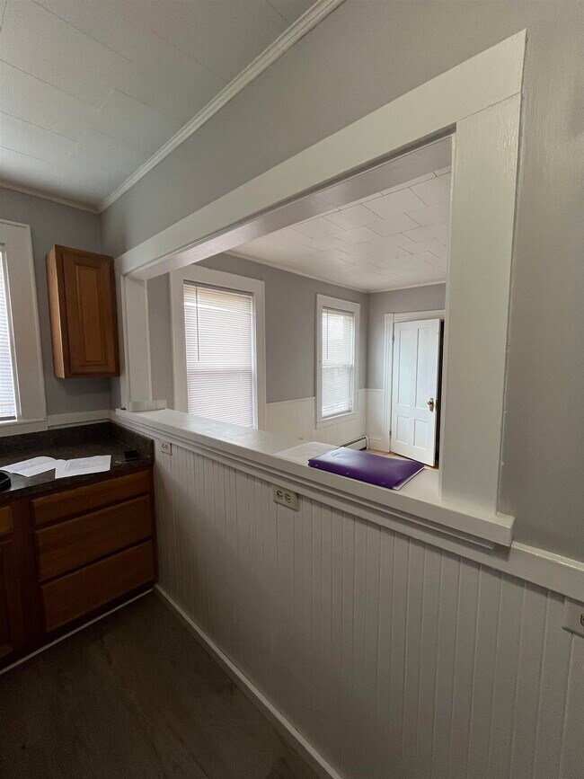 Building Photo - 108 Alsace St