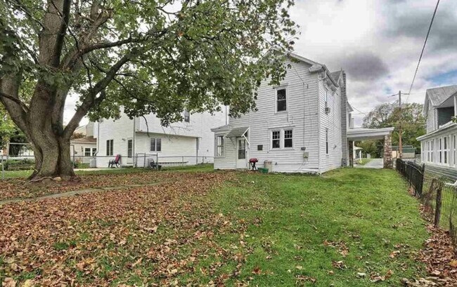 Building Photo - 3 Bedroom in Mechanicsburg!