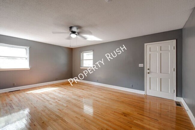 Building Photo - 303 Windmere Dr