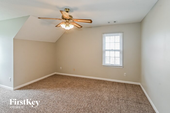 Building Photo - 2242 Tidmington Dr