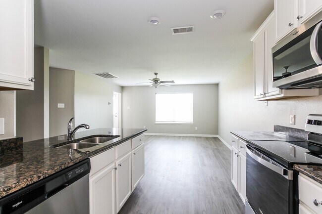 Building Photo - 25213 Dickens Dr