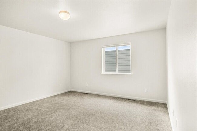 Building Photo - 3 BEDROOM 2 AND A HALF BATH NEWER CONSTRUCTION TWINHOME IN HARMONY VALLEY