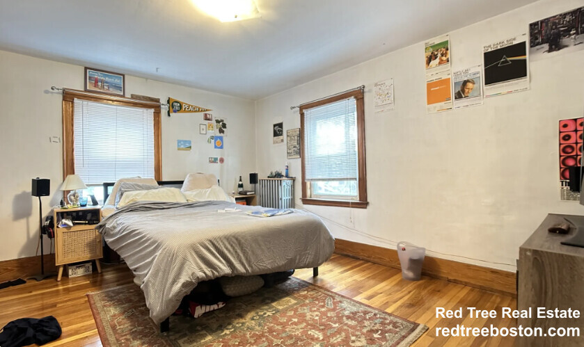 Building Photo - 27 S Crescent Circuit