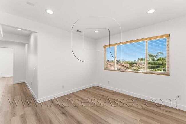 Building Photo - 10946 Thrush Dr