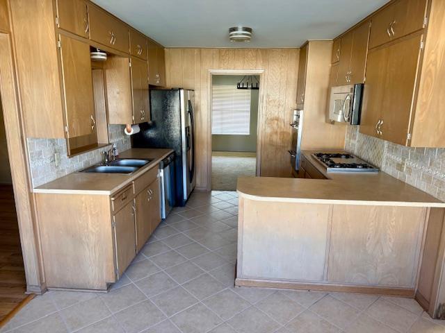 Building Photo - 8601 Karling Dr