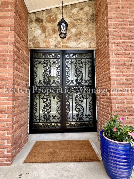 Building Photo - 400 French Island Trl