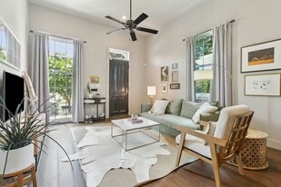 Building Photo - 719 Philip St