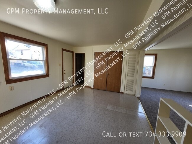 Building Photo - 2210 Delton Ct