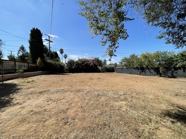 Building Photo - 439 Avalon Dr