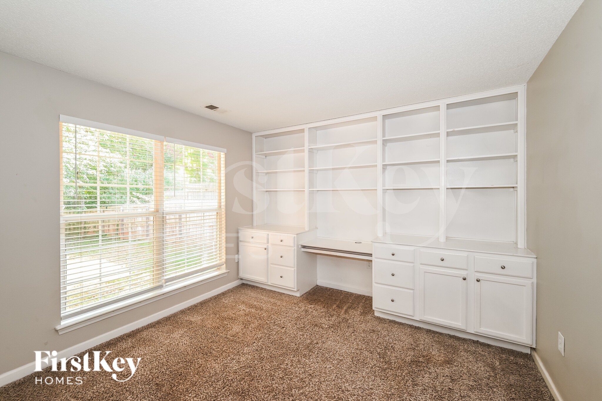 Building Photo - 16126 Amber Field Dr