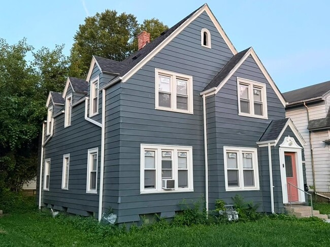 Building Photo - 2736 N 52nd St