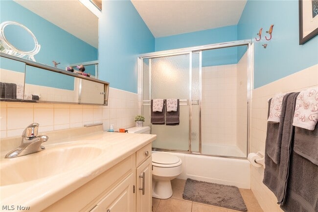 Building Photo - 2112 Acacia Park Dr