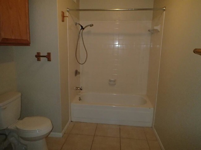 Building Photo - 9803 Club Creek Dr