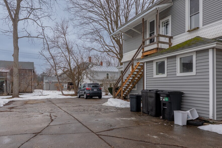 Building Photo - 90 Markey St