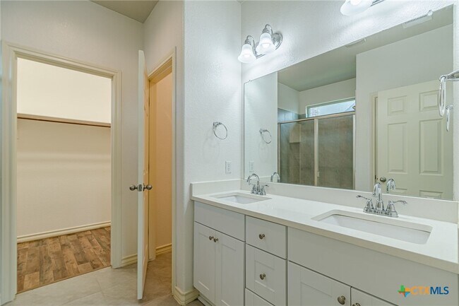 Building Photo - 124 Mary Max Cir