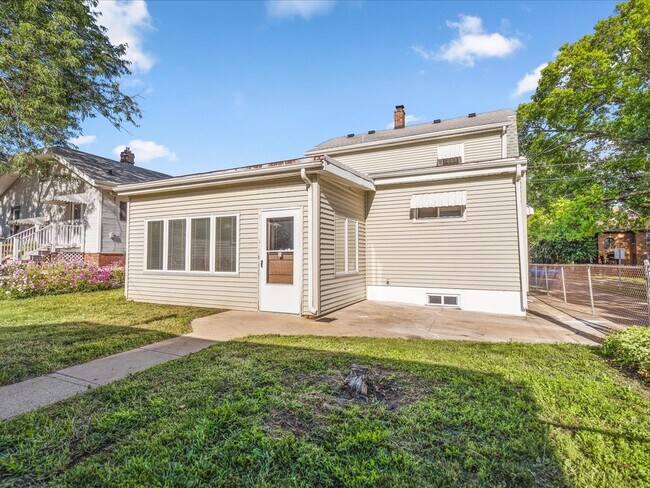 Building Photo - 1111 20th St