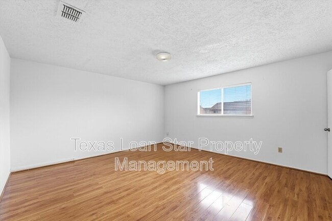 Building Photo - 12447 Sharpview Dr