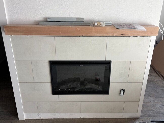 Building Photo - Be the First to Live in This Brand-New Whittier Place Condo | Available August 1!